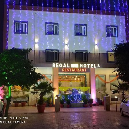 Regal Hotel And Restaurant Mathura Exterior foto