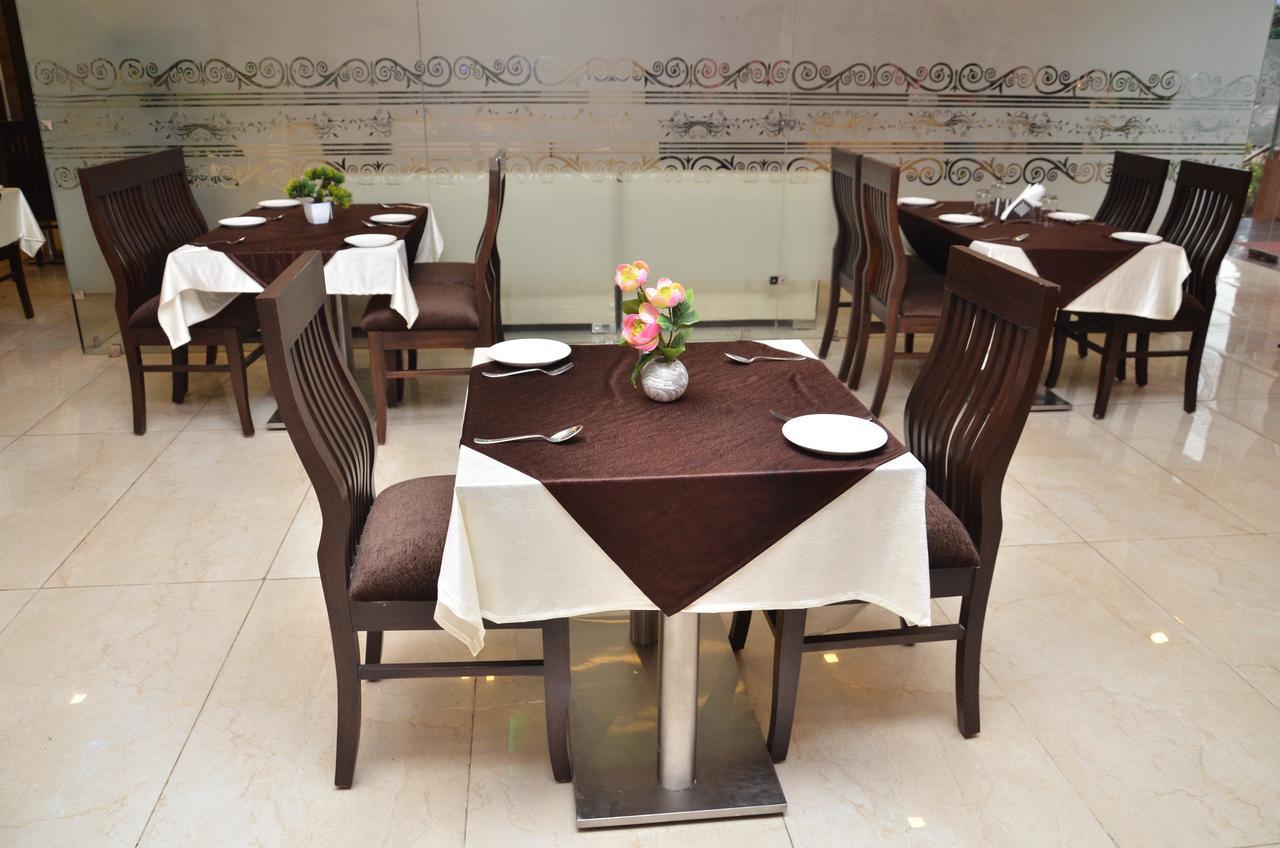 Regal Hotel And Restaurant Mathura Exterior foto