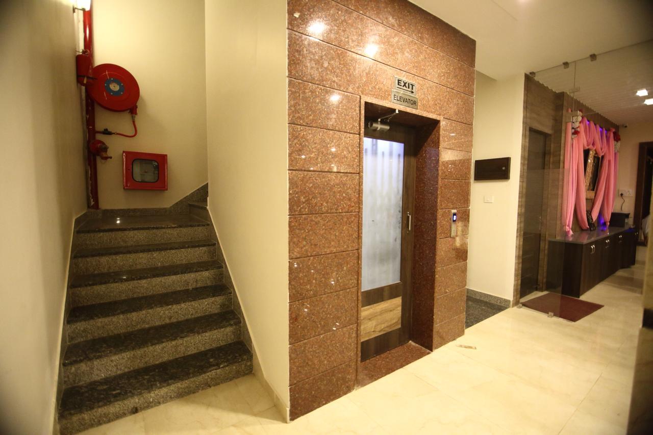 Regal Hotel And Restaurant Mathura Exterior foto
