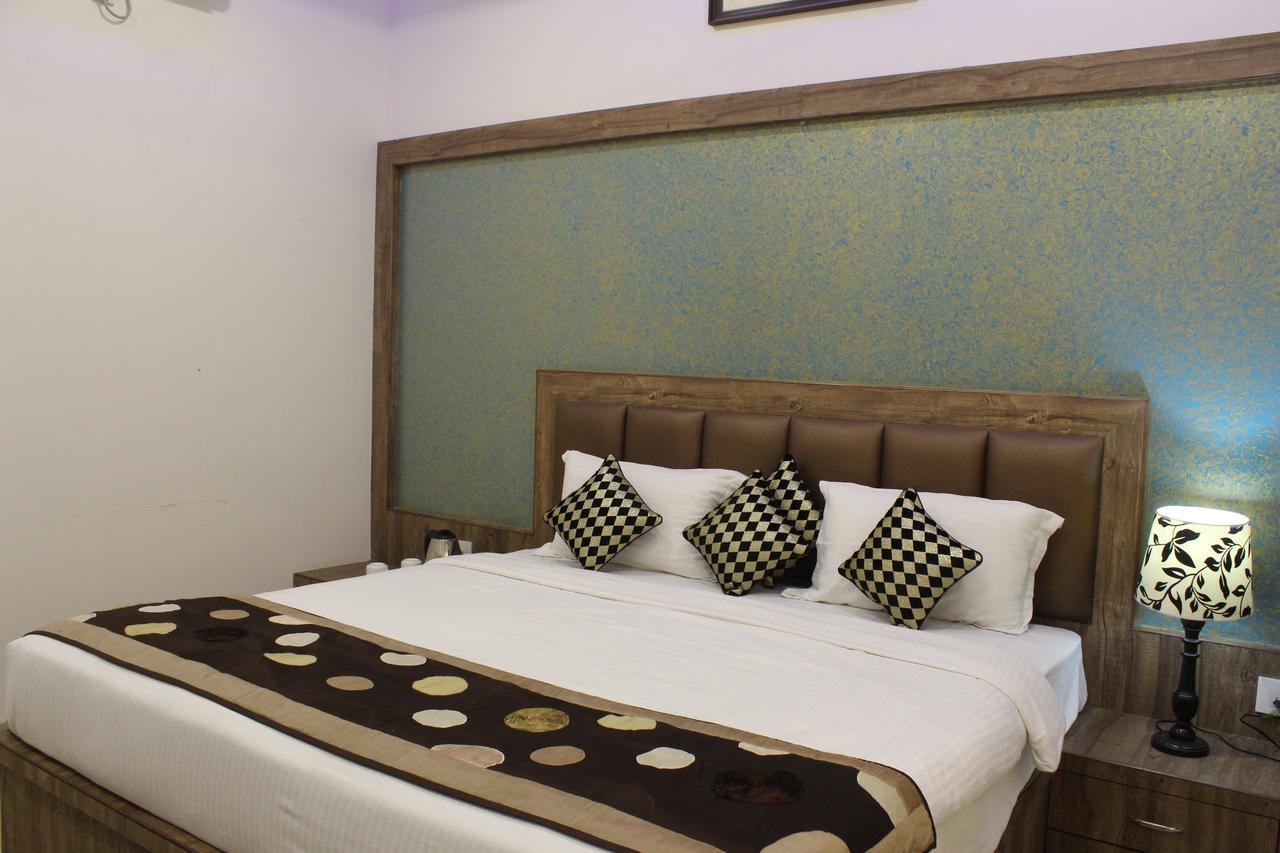 Regal Hotel And Restaurant Mathura Exterior foto