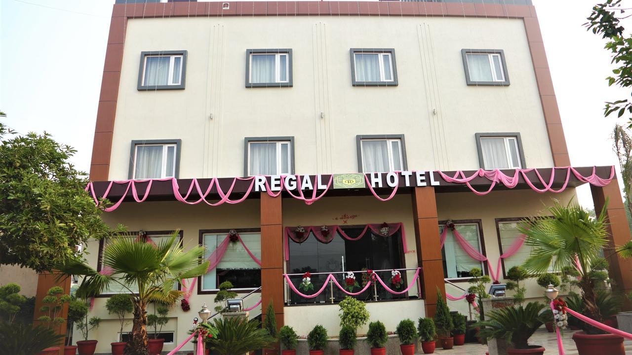 Regal Hotel And Restaurant Mathura Exterior foto